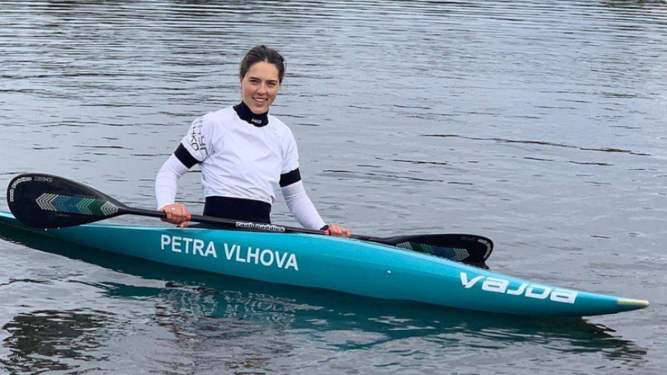 Petra Vlhová si už niekoľko mesiacov môže užívať tréning na vode v poriadnom kajaku ušitom na mieru.