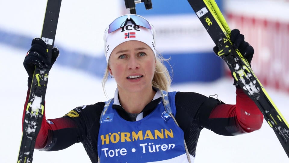 KK11 Oberhof - Nórska biatlonistka Tiril Eckhoffová zvíťazila v šprinte na 7,5 km v rámci 6. kola Svetového pohára v biatlone 14. januára 2021 v nemeckom Oberhofe. FOTO TASR/AP
Tiril Eckhoff of Norway celebrates after winning the women's 7.5km sprint race at the Biathlon World Cup in Oberhof, Germany, Thursday, Jan. 14, 2021. (AP Photo/Matthias Schrader)