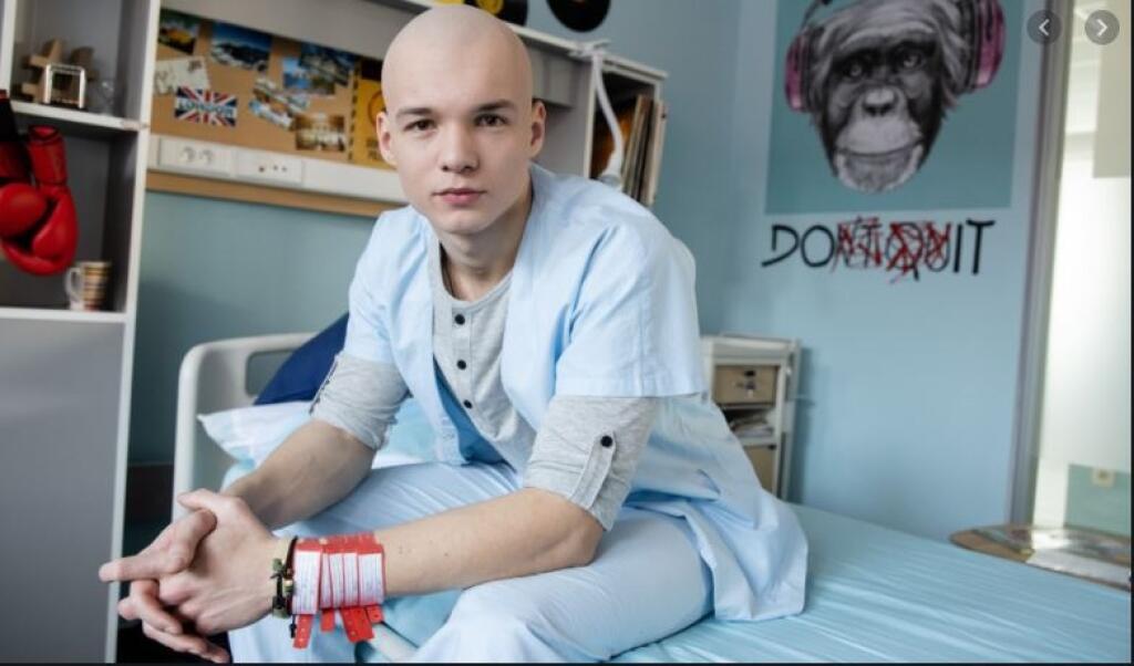 Jakub Švec si zahral v seriáli Červené pásky úlohu onkologického pacienta Lea.