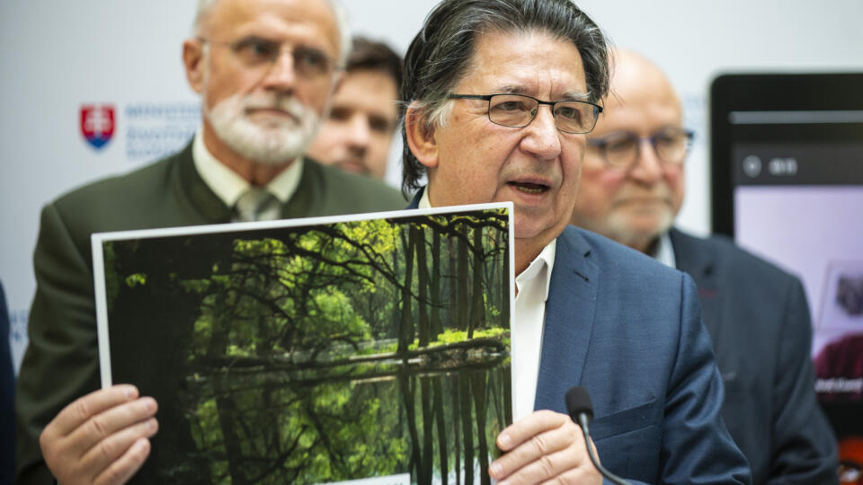 Bývalý minister životného prostredia Ján Budajpočas tlačovej konferencie na tému - Envirorezort podporuje vyhlásenie Národného parku Podunajsko.