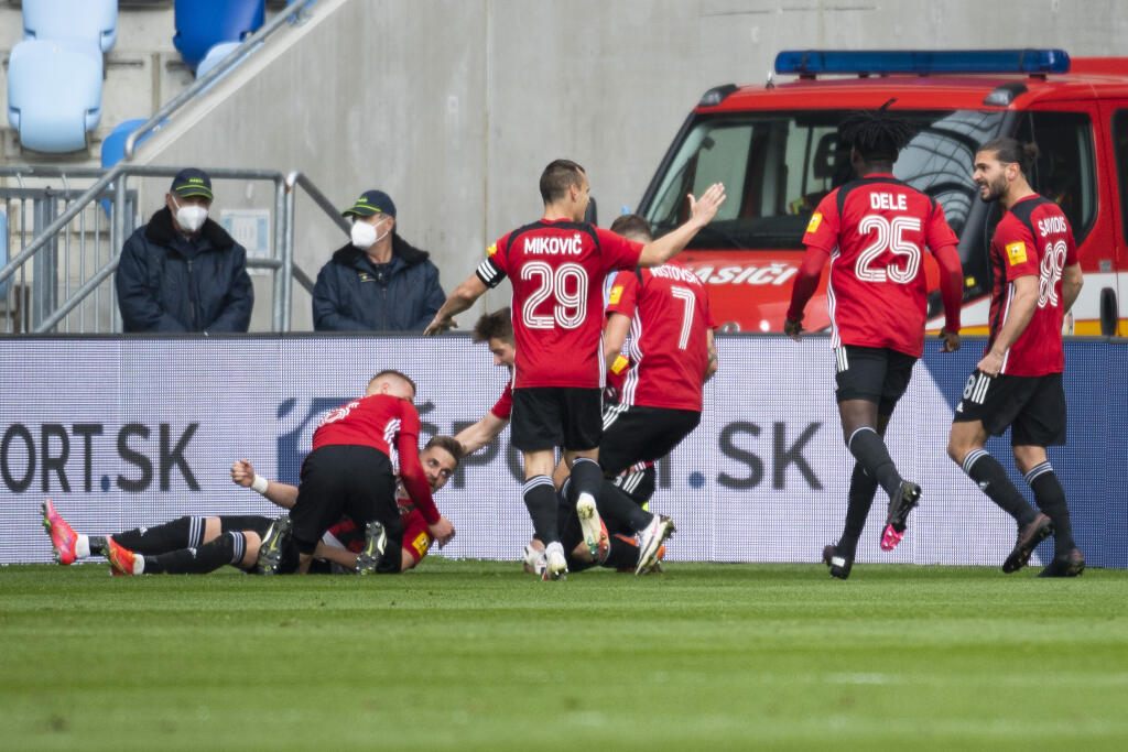 Futbalisti Trnavy dali v prestížnom ligovom derby Slovanu gól po vyše dva a pol roku a uťali s ním nepríjemnú sériu ôsmich duelov bez víťazstva.