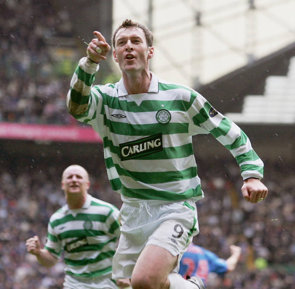 Chris Sutton, bývalý hráč anglického národného tímu a klubov ako Chelsea, Celtic, Birmingham City, mal v celku úspešnú kariéru, no tiež rád utrácal. V roku 2014 vyhlásil bankrot, po tom, čo minul 100 tisíc libier na stávkový podvod so zahraničnou menou.