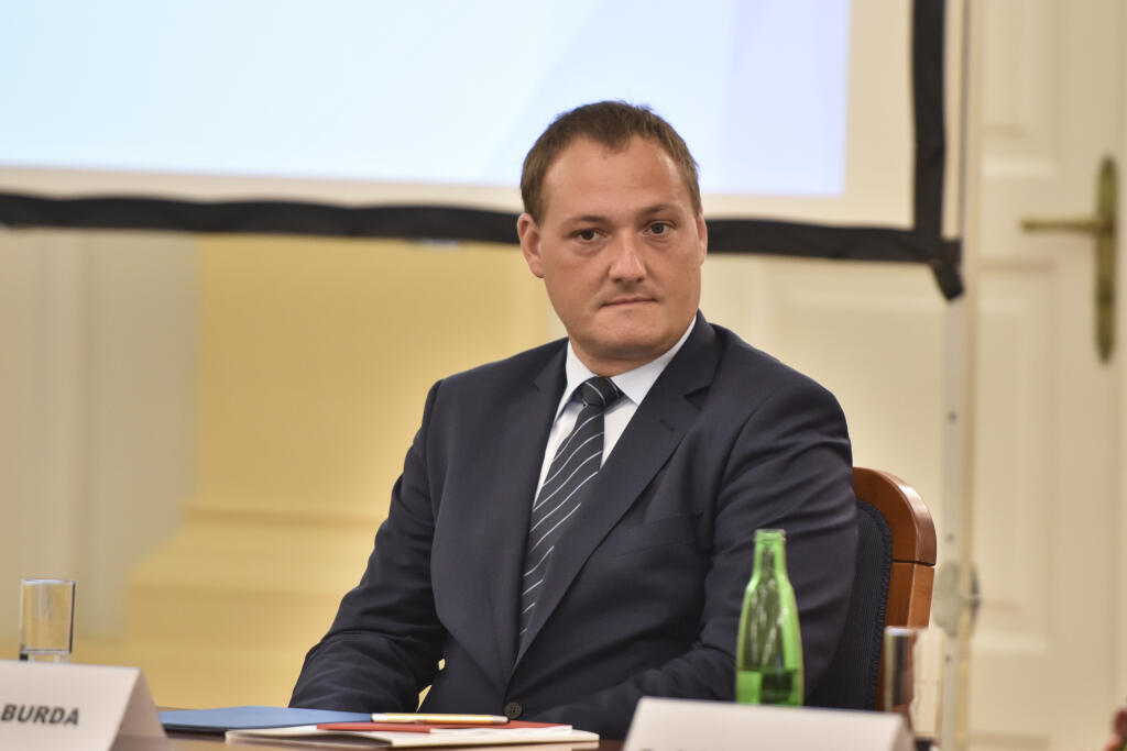 Na snímke dekan Právnickej fakulty Univerzity Komenského v Bratislave Eduard Burda počas Slávnostnej akadémie pri príležitosti 25. výročia vzniku Slovenskej republiky 1. septembra 2018 v historickej budove parlamentu v Bratislave. FOTO TASR - Pavol Zachar