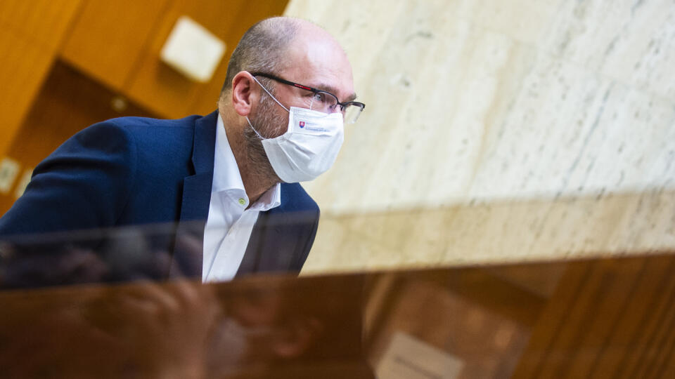 Na snímke podpredseda vlády SR a minister hospodárstva SR Richard Sulík (SaS) prichádza na 83. rokovanie vlády SR v stredu 3. marca 2021 v Bratislave. FOTO TASR - Jakub Kotian