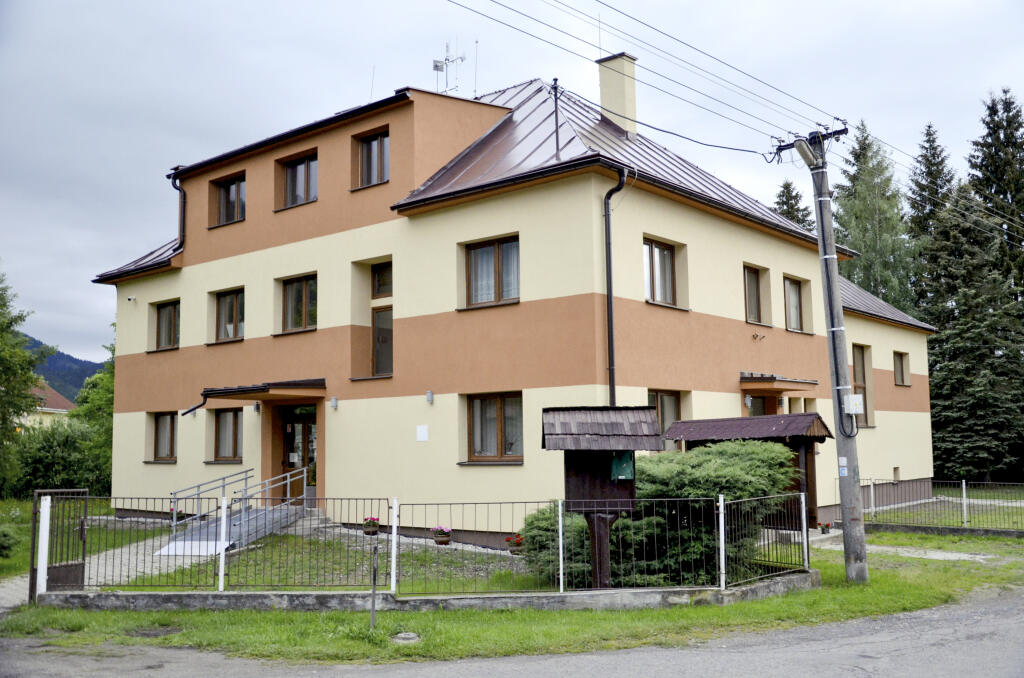 Spája ich potok Podhorskú obec Lazisko si obľúbila aj rodina herečky