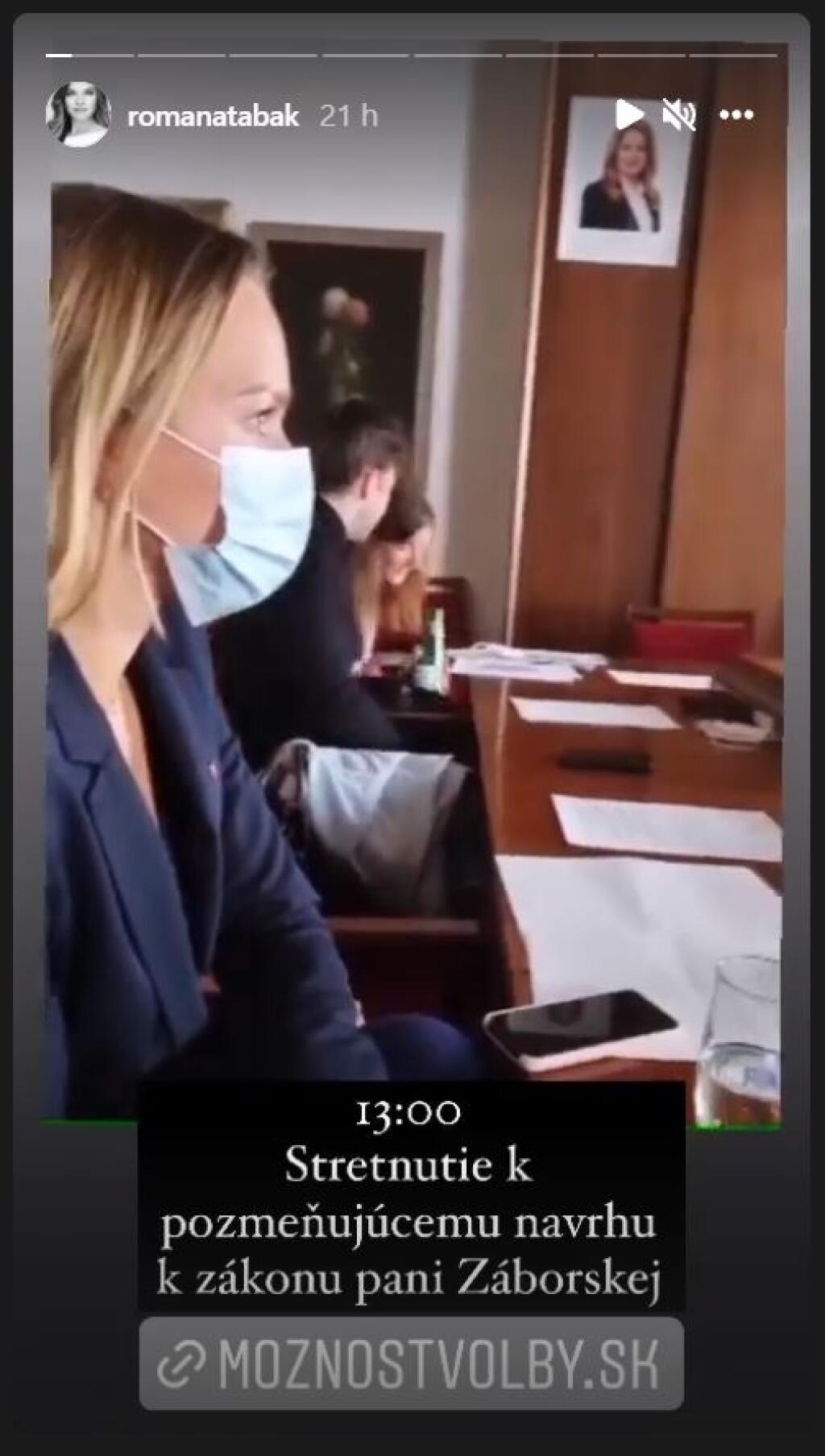 Romana Tabák sa zúčastnila protestu proti návrhu zákona Anny Záborskej. Vyslúžila si za to vlnu kritiky, keďže predtým v parlamente hlasovala za tento návrh.