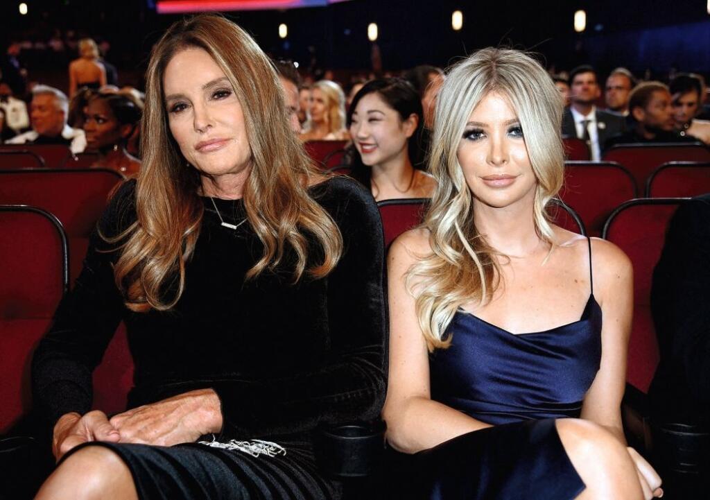 Caitlyn,Jenner, (vľavo)