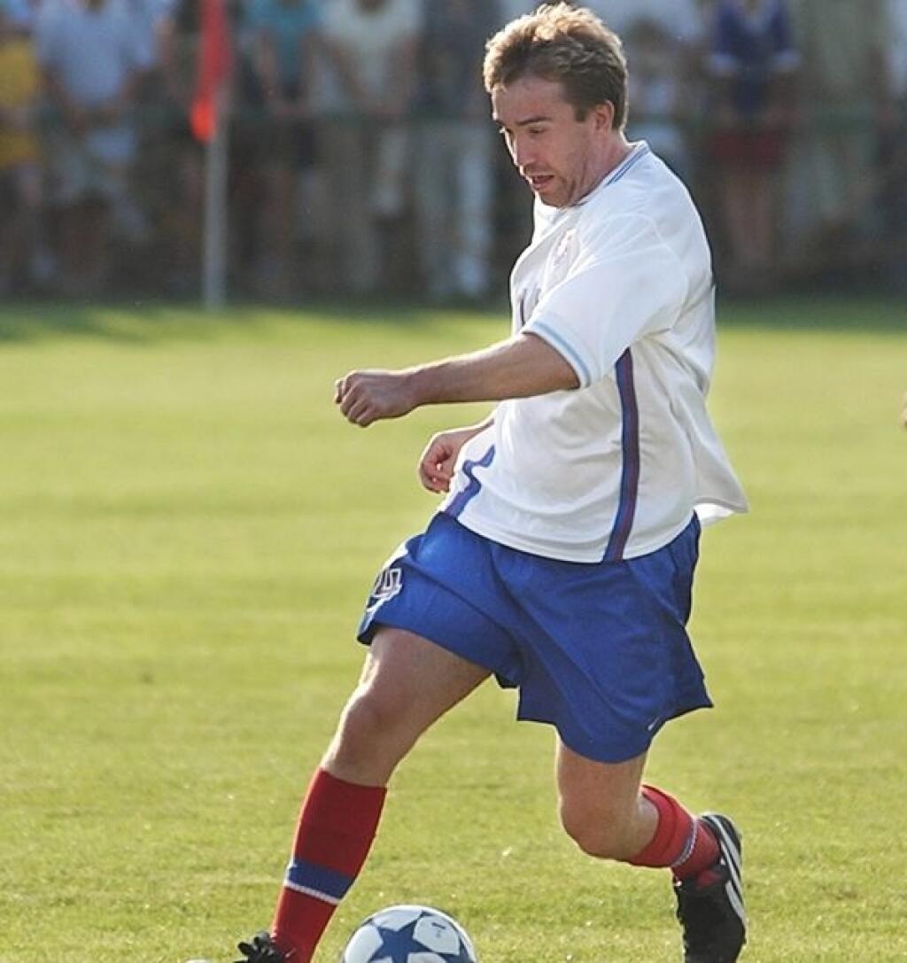 Okrem hokeja sa v mladosti venoval Žigo aj futbalu.