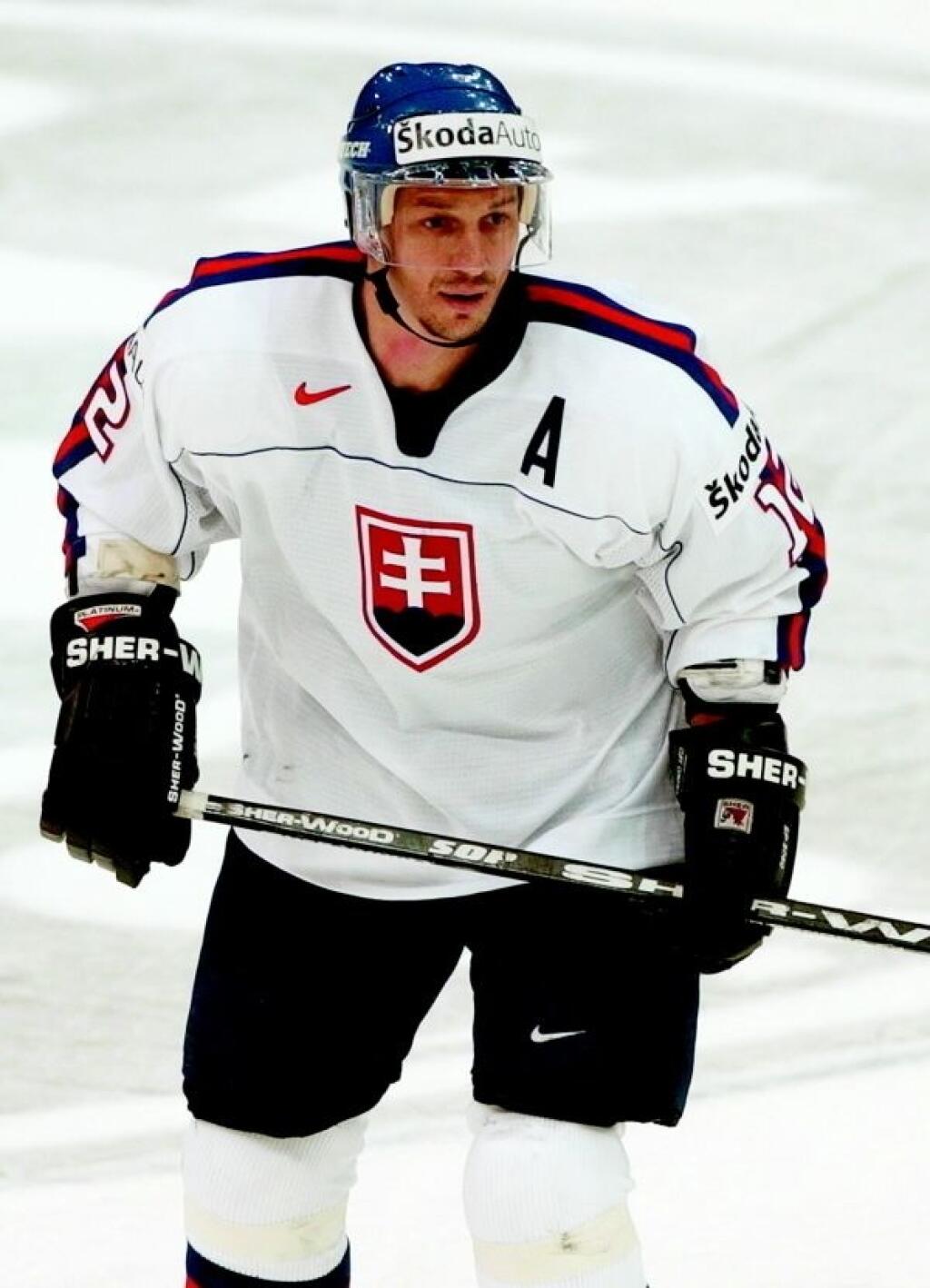 Peter Bondra v drese hokejovej reprezentácie SR.