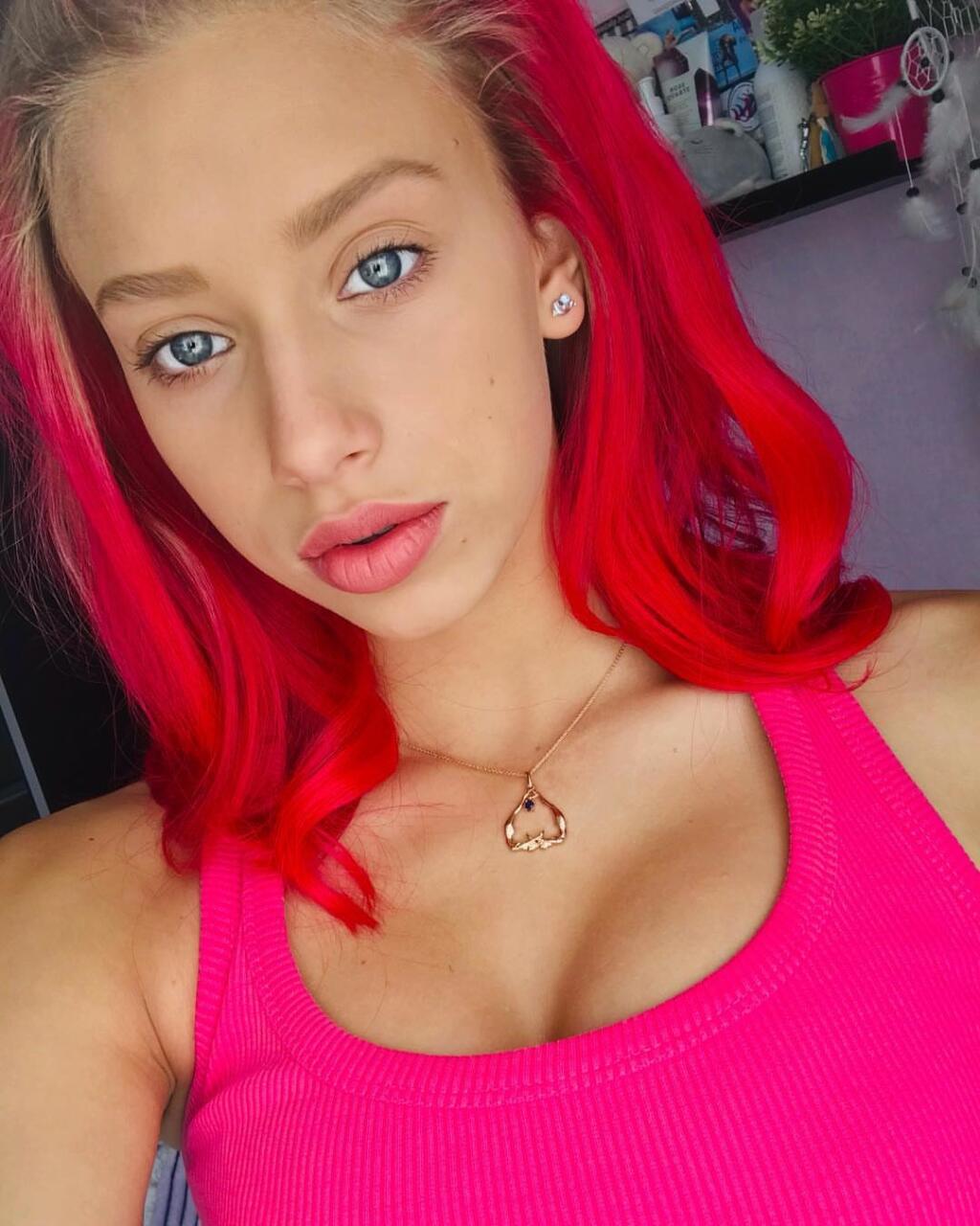 Sexi Varvara Subbotinová dostal od fanúšika nemiestnu otázku.