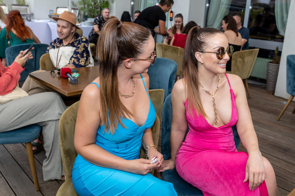 Narodeninová párty TV JOJ v reštaurácii Aušpic. Na snímke Veronika Nízlová a Daniela Nízlová.