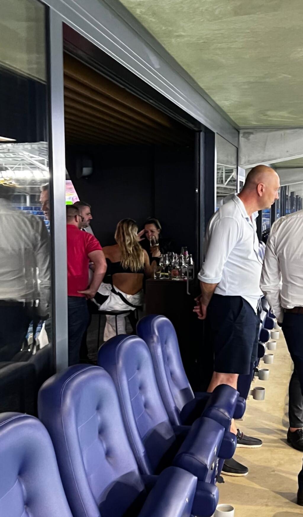 Prehra Slovana s Olympiakosom poslankyňu Romau Tabák riadne vzala.