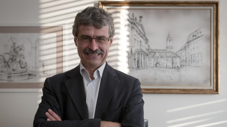 Rozhovor s byvalym primatorom Bratislavy Milanom Ftacnikom o jeho pripadnej opatovnej kandidature a o osobnom vztahu k mestu.