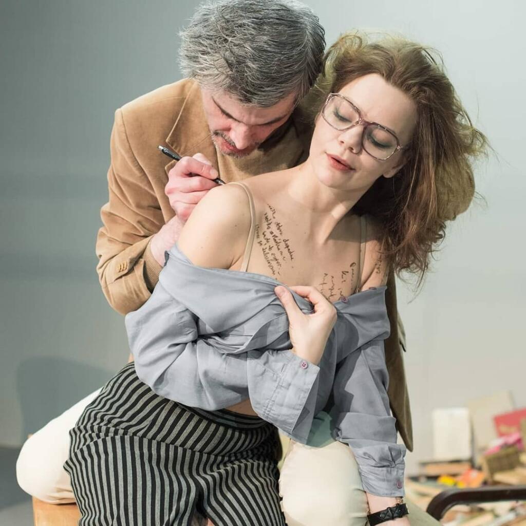 Anna Nováková v divadle.