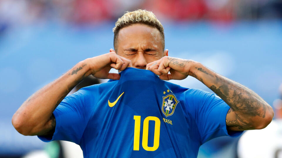Brazílsky futbalista Neymar sa nateraz pravdepodobne nevráti do FC Barcelona a aj v tejto sezóne bude obliekať dres francúzskeho majstra Paríža St. Germain.
