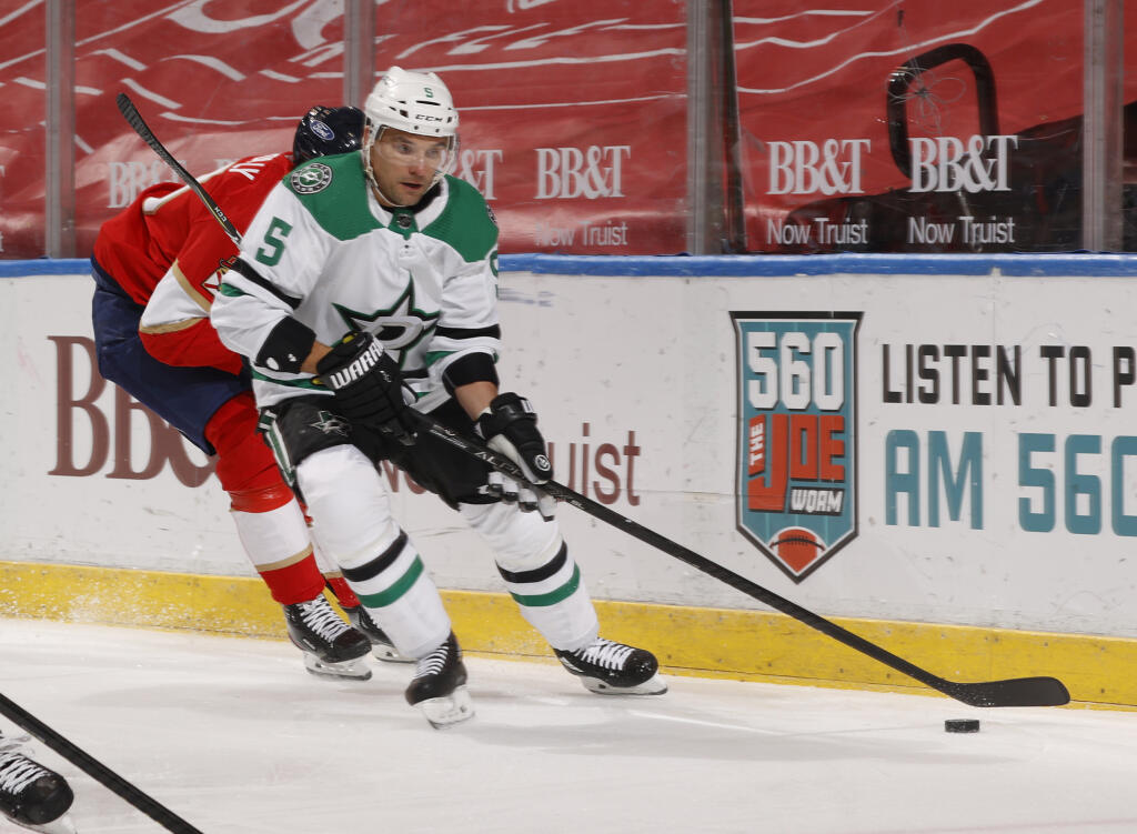 Andrej Sekera (Dallas Stars) - 1 500 00 dolárov