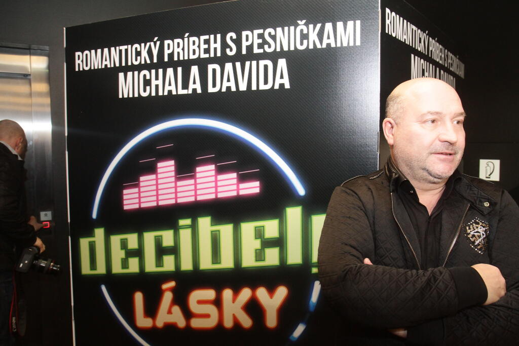 Michal David počas premiéry filmu Decibely lásky v kine Cinemax Bory Mall.