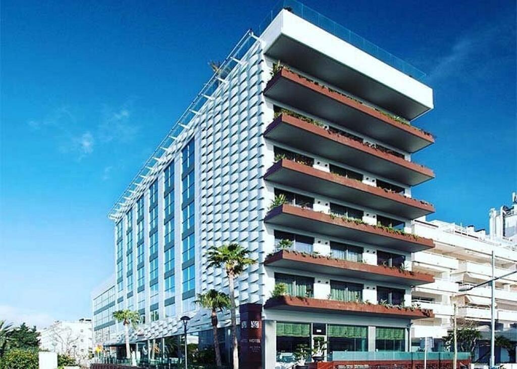 Práve veľkosť a rozloženie balkónov sú dôvodom, pre ktorý má byť MiM Hotel zbúraný.
