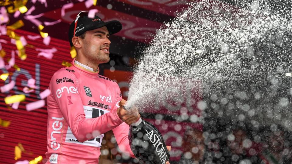 Holandský cyklista Tom Dumoulin potvrdil, že po ôsmich sezónach opustí na konci roka nemecký tím Sunweb.