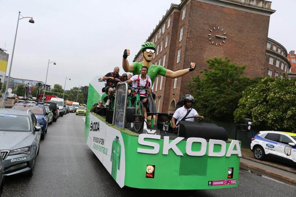 Jazdci sa dnes v Kodani na úvodnej etape Tour 2022 poriadne vytrápili s počasím. Počas pretekov totiž neustále pršalo.