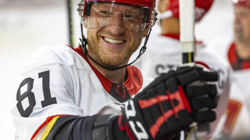 Marián Hossa sa rozlúčil s úspešnou kariérou na podujatí “Good bye Game 81”, na ktorom sa predstavilo množstvo veľkým mien svetového aj slovenského hokeja.