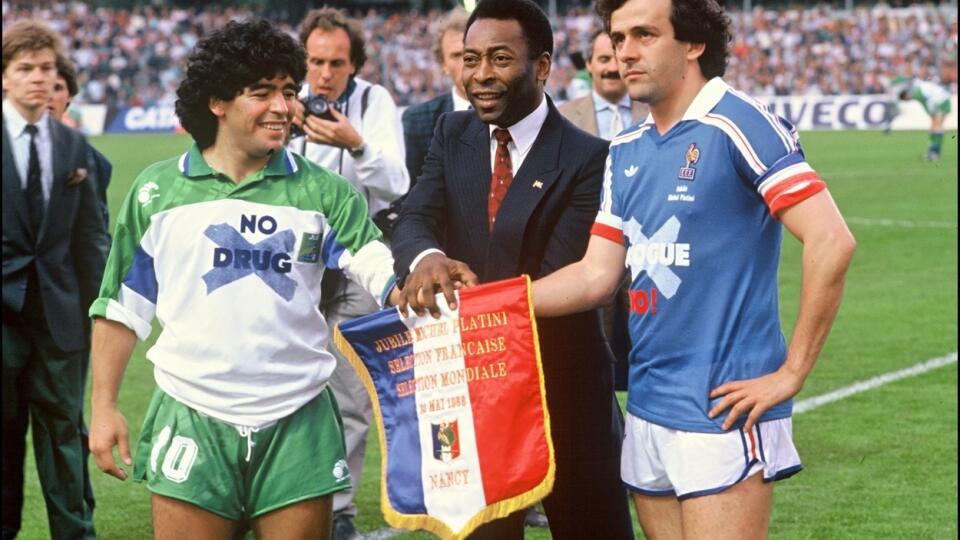 Maradona proti drogám a Platini proti korupcii - nič viac ironické vo svete futbale dávno nebolo.