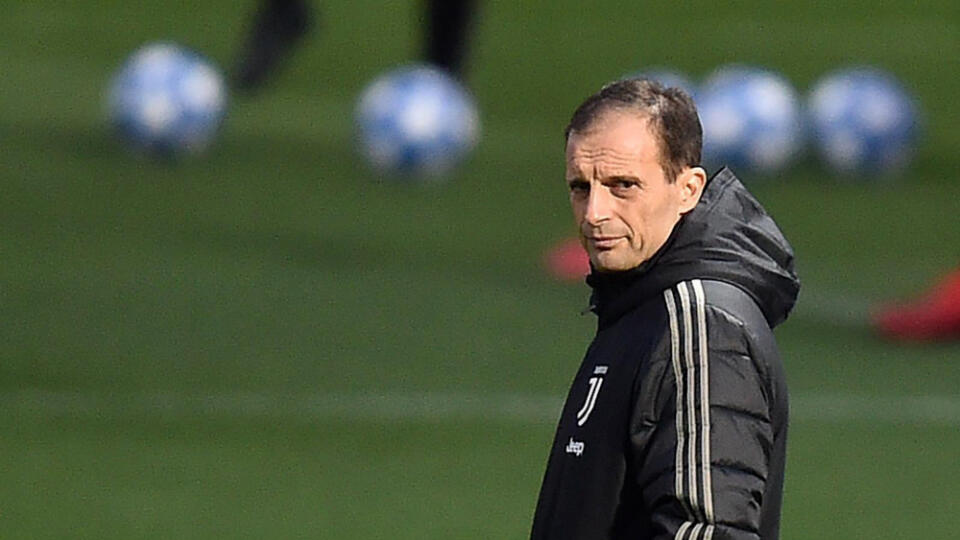 Taliansky futbalový tréner Massimiliano Allegri neprevezme ďalší tím po odchode z Juventusu Turín. Po zisku piateho titulu za sebou sa rozhodol dopriať si dlhší oddych.