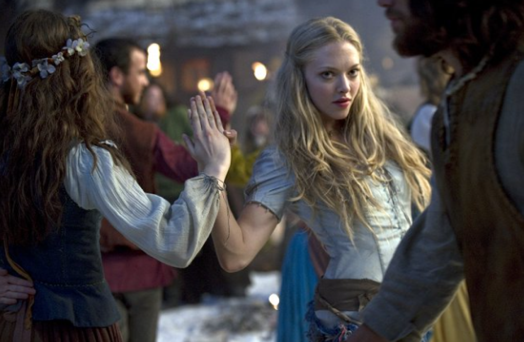 Amanda Seyfried ako Červená Čiapočka