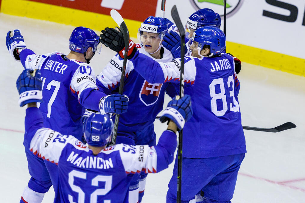 Na snímke Adam Liška počas zápasu A skupiny hokejových Majstrovstiev sveta IIHF 2019 medzi reprezentáciami Slovenska a Kanady.