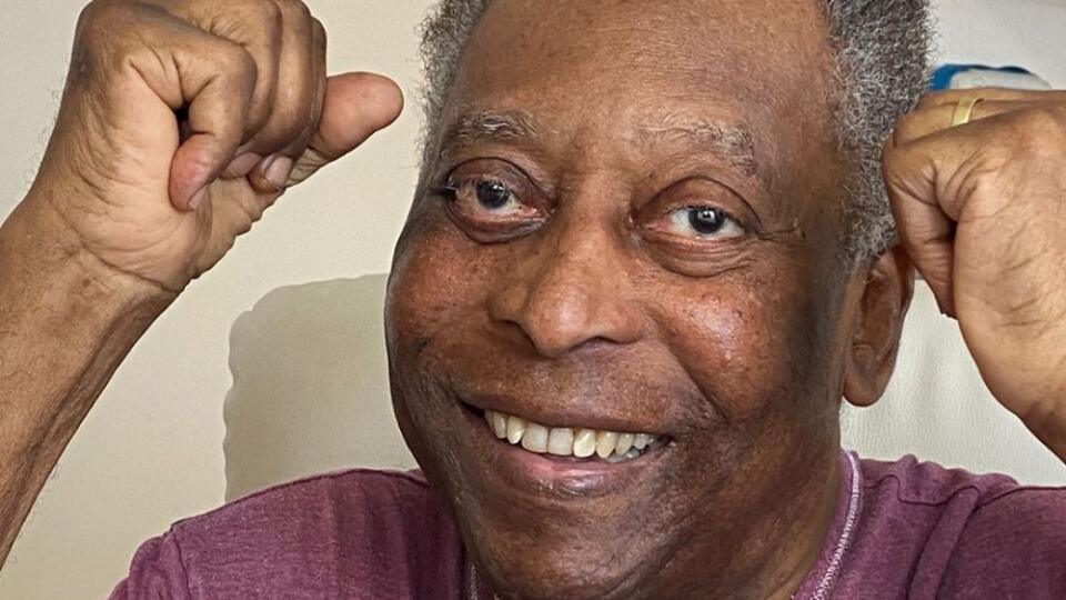 Pelé sa zotavuje z operácie.