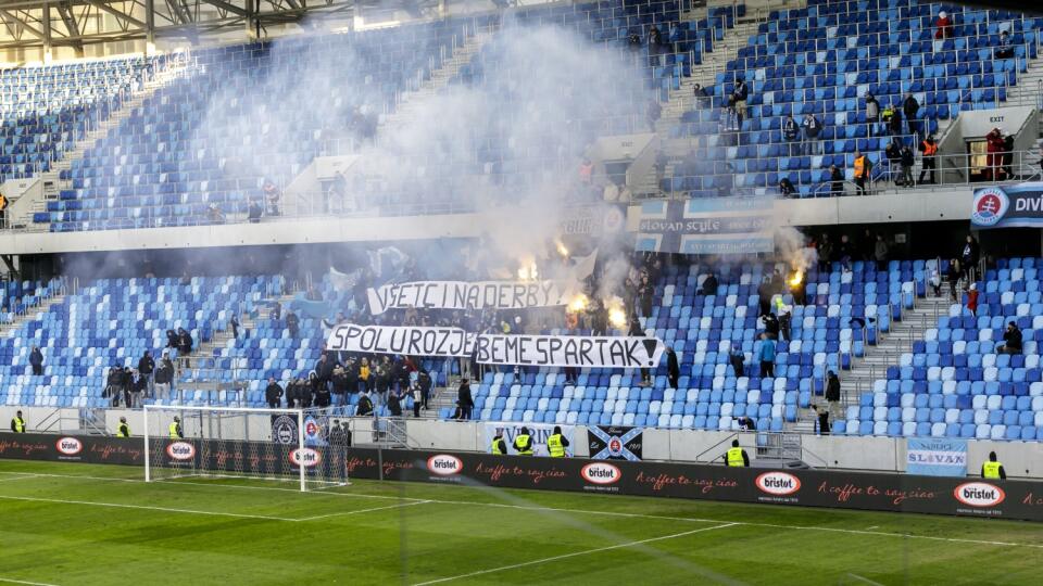 Slovan vyhral nad Senicou jasne, no na tribúny neprišlo ani 3 000 fanúšikov.
