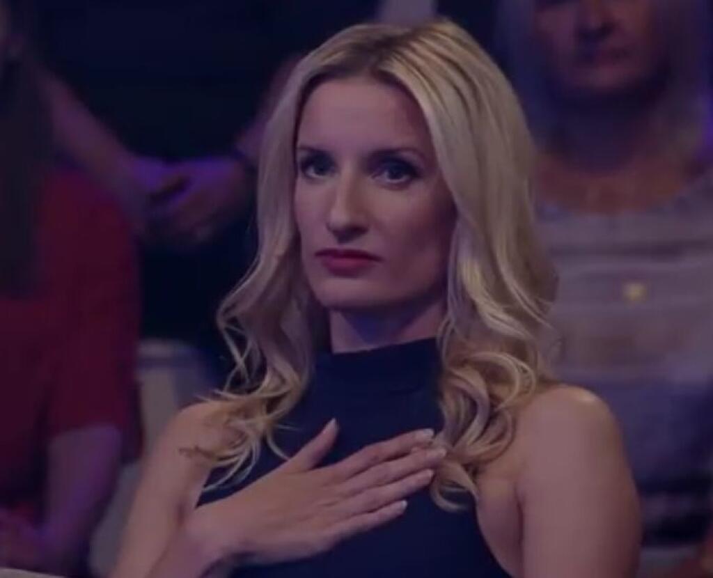 Adelu pesnička veľmi dojala.