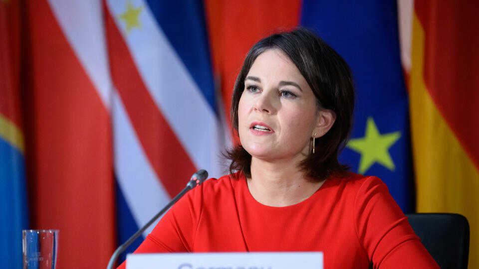WA 22 Berlín - Nemecká ministerka zahraničných vecí Annalena Baerbocková otvára konferenciu o potravinovej kríze v Berlíne v piatok 24. júna 2022. FOTO TASR/DPA
24.06.2022, Berlin: Annalena Baerbock (Bündnis 90/Die Grünen), Außenministerin, eröffnet die Internationale Konferenz zur Ernährungssicherheit im Auswärtigen Amt. Vertreterinnen und Vertreter von Staaten, internationalen Organisationen und Zivilgesellschaft kommen im Auswärtigen Amt in Berlin zu einer Konferenz zusammen, um gemeinsam m