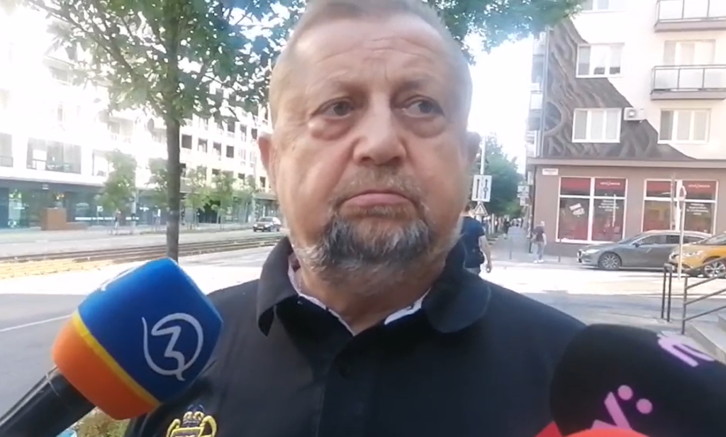 Harabin pri odchode z policajného prezídia.