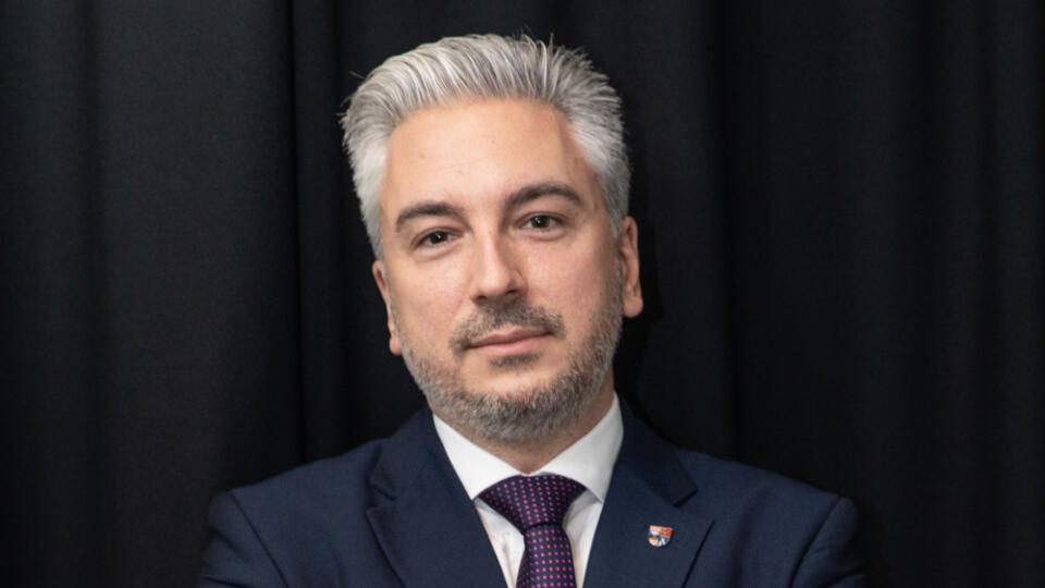 Župan Trnka musel kauzu nákupu teplomerov viackrát vysvetľovať. Zistenia z notárskej napokon vniesli do prípadu celkom nové svetlo.
