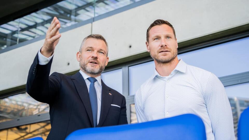 Erik Vlček s predsedom strany Petrom Pellegrinim, s ktorým mal podľa svojich slov dobrú skúsenosť.