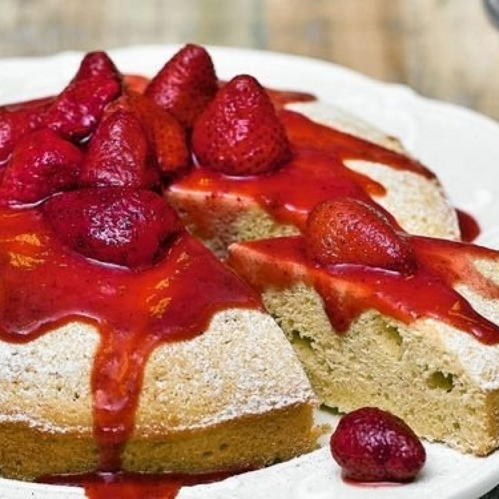 Vanilková torta s jahodami