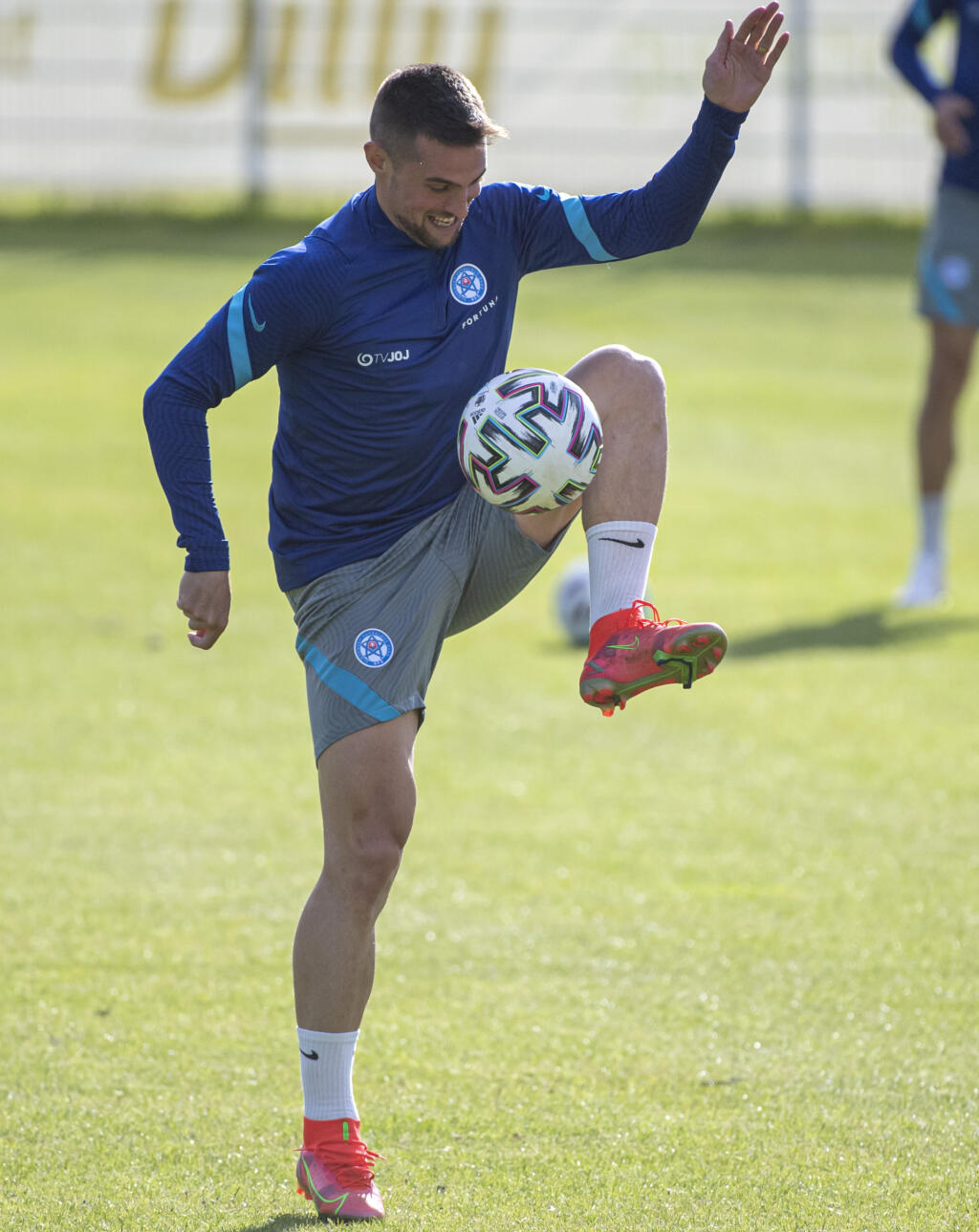 Na snímke slovenský futbalový reprezentant Róbert Mak počas tréningu na sústredení v rakúskom Windischgarstene pred utorkovým prípravným zápasom proti Bulharsku. Windischgarsten, 31. mája 2021.