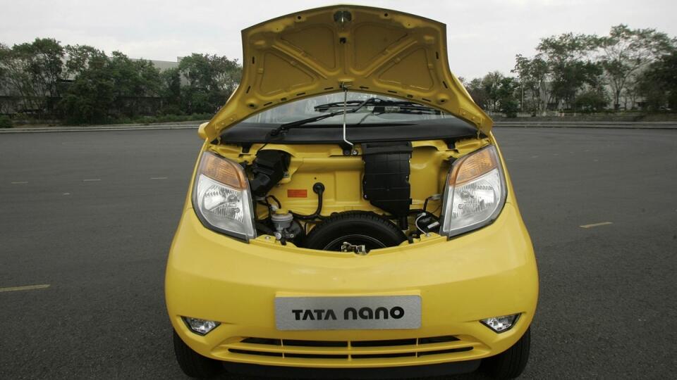 Самый дешевый автомобиль Tata Nano