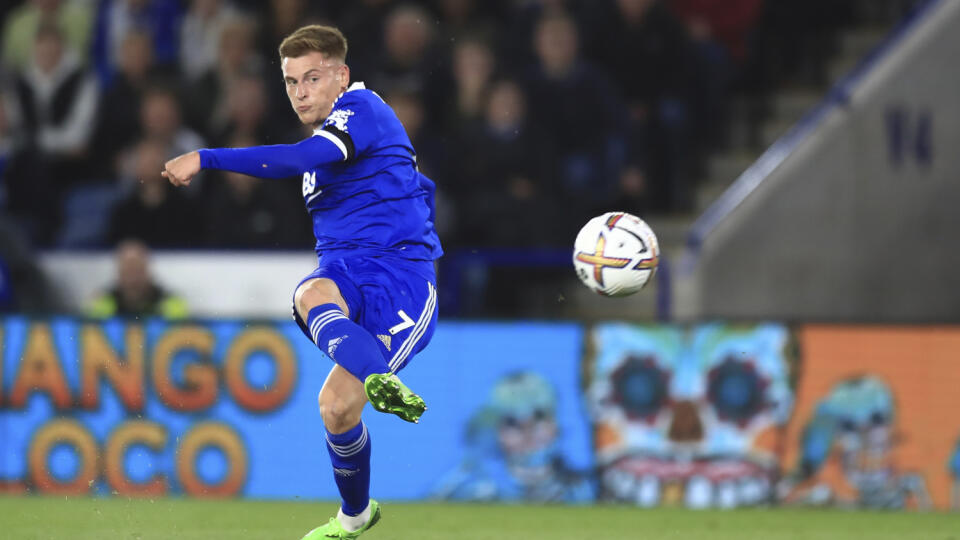 EBE 44 Leicester - Na snímke hráč Leicestru Harvey Barnes strieľa gól a druhý mužstva v zápase 9. kola anglickej Premier League vo futbale Leicester City - Nottingham Forest v Leicestri 3. októbra 2022. FOTO TASR/AP

Leicester's Harvey Barnes shoots to score his side's second goal during an English Premier League soccer match between Leicester City and Nottingham Forest at the King Power Stadium in Leicester, England, Monday, Oct. 3, 2022. (AP Photo/Leila Coker)