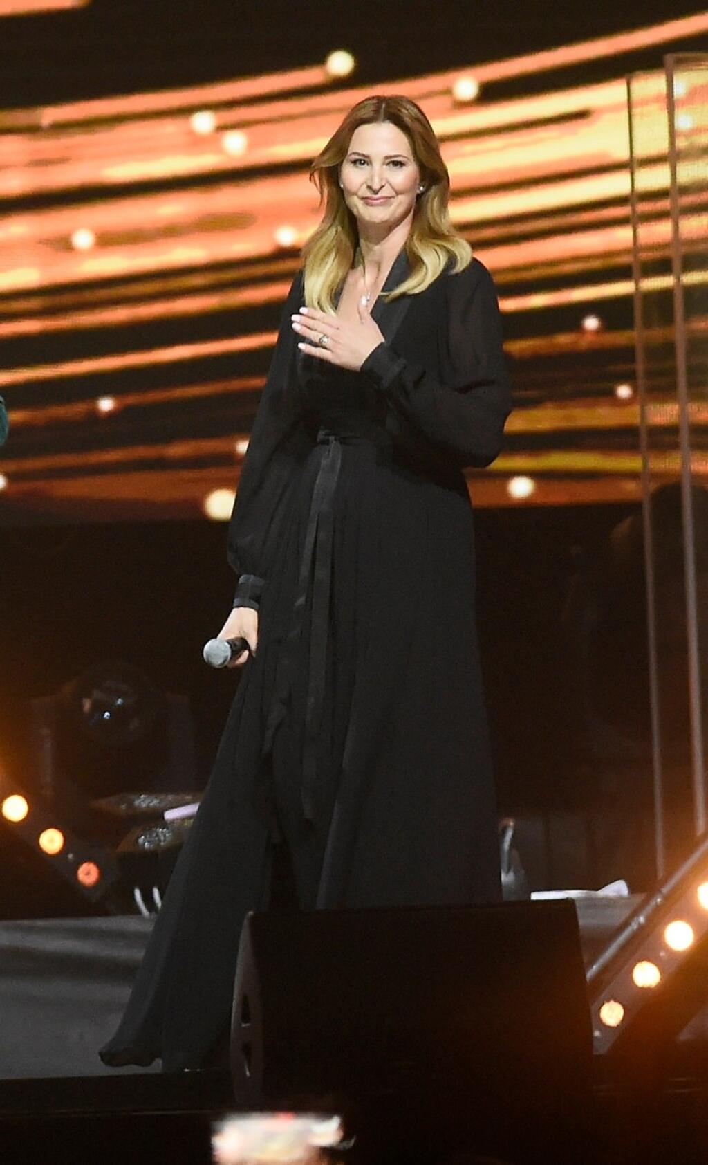 Ivana Gottová žiarila v čiernej róbe.
