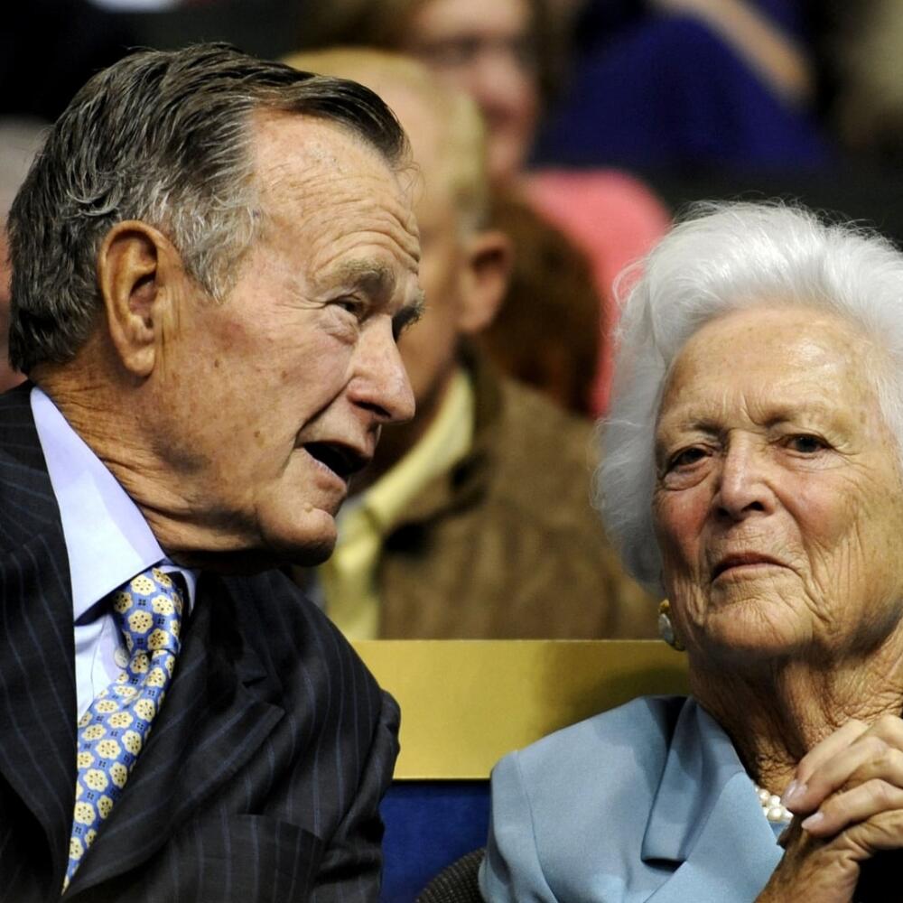 Goerge H. W. Bush s manželkou Barbarou.