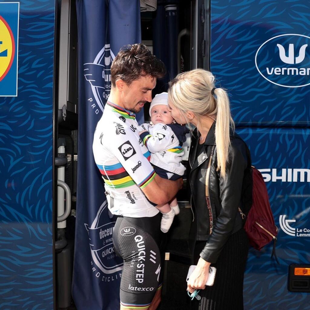 Julian Alaphilippe a Marion Rousseová tvoria pár už takmer dva roky, pričom plodom ich lásky je vysnívaný synček Nino, ktorý sa narodil v júni tohto roku.