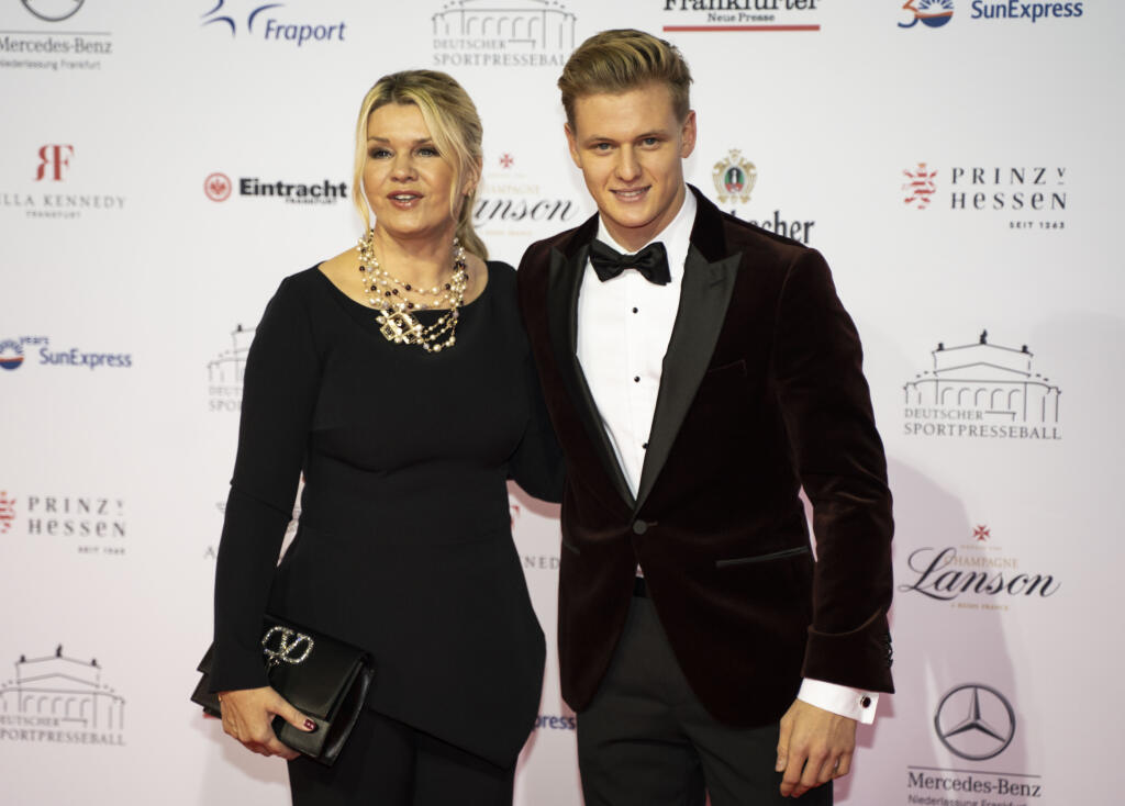 2019 - Corinna Schumacherov so snyom Mickom na vyhlasovaní športovcov roka v Nemecku.