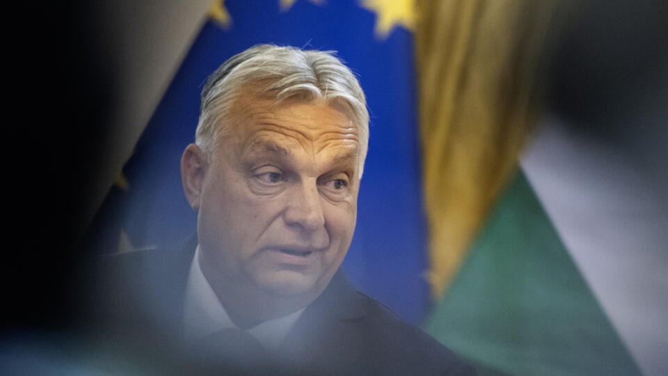 Na snímke maďarský premiér Viktor Orbán reční počas tlačovej konferencie so slovenským premiérom Robertom Ficom (Smer-SD) v Bratislave v pondelok 28. apríla 2025. FOTO TASR - Martin Baumann
