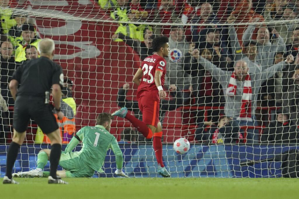 Liverpool (v červenom) zvíťazil na United 4:0