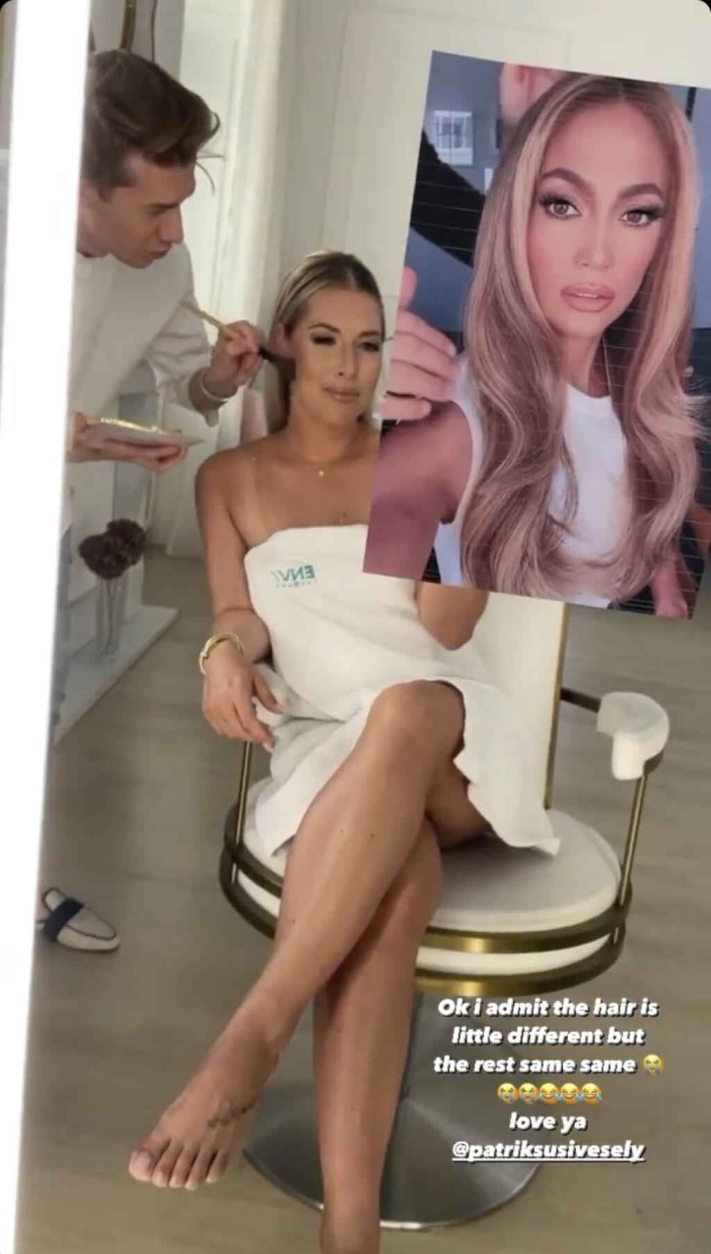 Ešte predtým ju však na spoločnú párty pripravil známy kaderník Patrik Veselý, ktorý jej upravil vlasy a urobil make up.