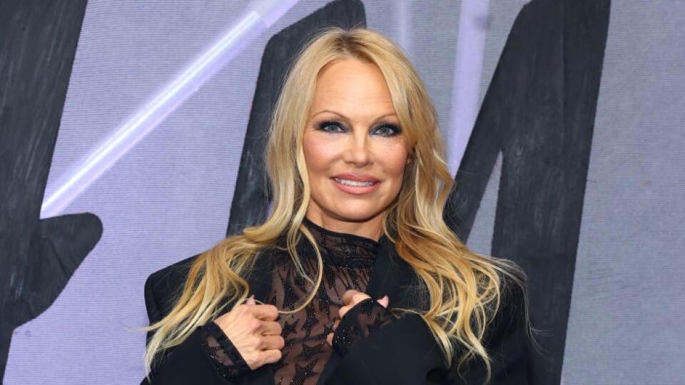 Pamela Anderson na spoločnom evente značiek H&M a Mugler v New Yorku.