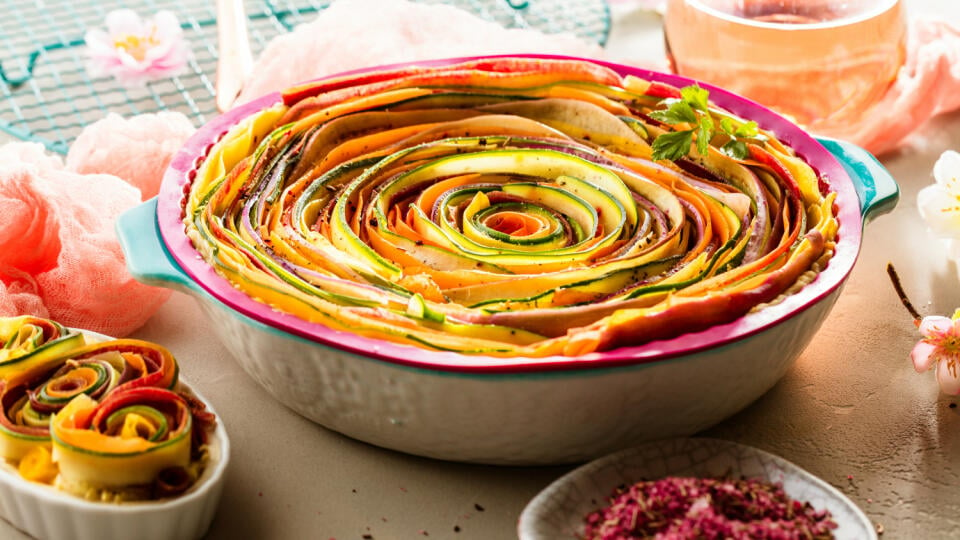 Baklažán obsahuje málo kalórií, ale pomerne veľké množstvo vitamínov a minerálov, takže je vhodný aj pri diétách.