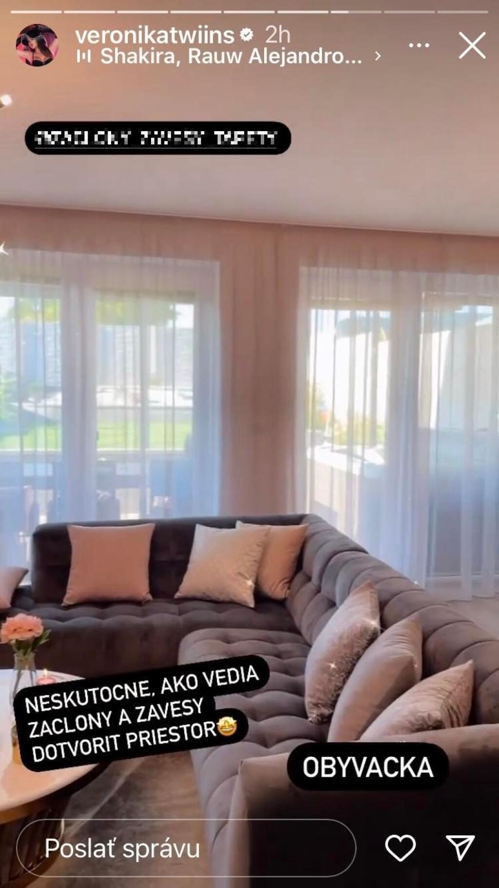 Twiinsky Veronika a Daniela Nízlové konečne dokončili svoj nový dom a pochválili sa ich luxusnou obývačkou.